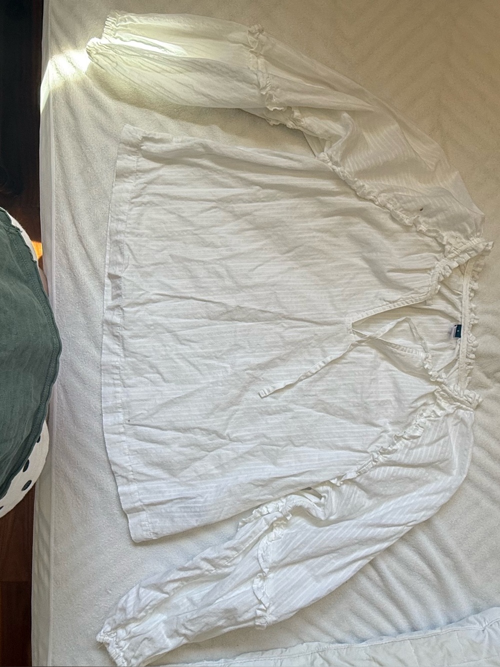 Old navy white ruffle blouse